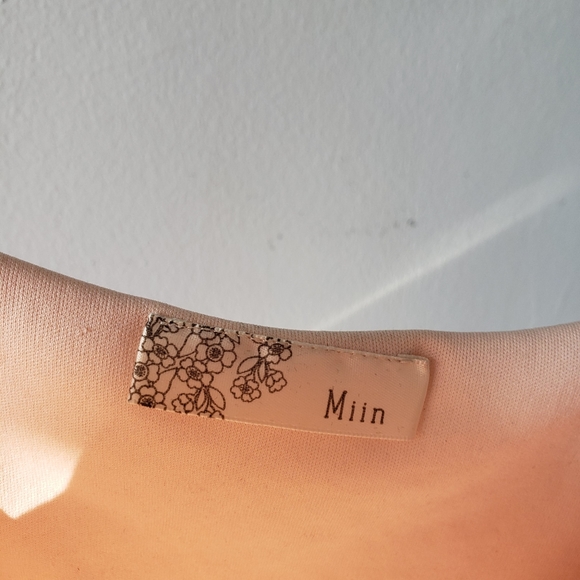 Cropped Tank Top - Picture 2 of 3